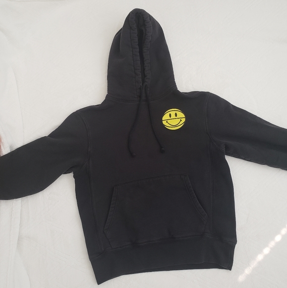 Black Smilie Basketball Chinatown Market Sweatshirt - Picture 1 of 5